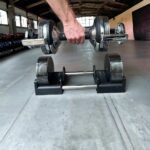 KRAKEN Verstelbare Dumbbell 32 KG Opgetild Product Foto